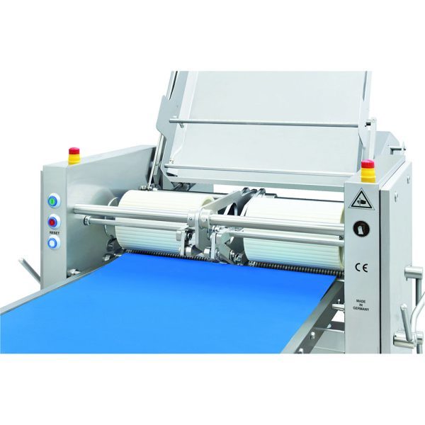 Nock-Cortex-CBF496-Twim-Salmon-Skinning-Machine
